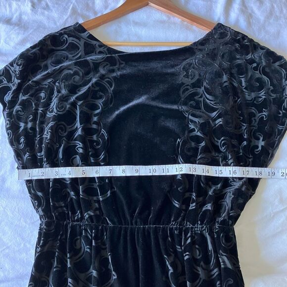WHITE HOUSE BLACK MARKET Black Velvety Dolman Sleeve Holiday Cocktail Dress S - Picture 9 of 12
